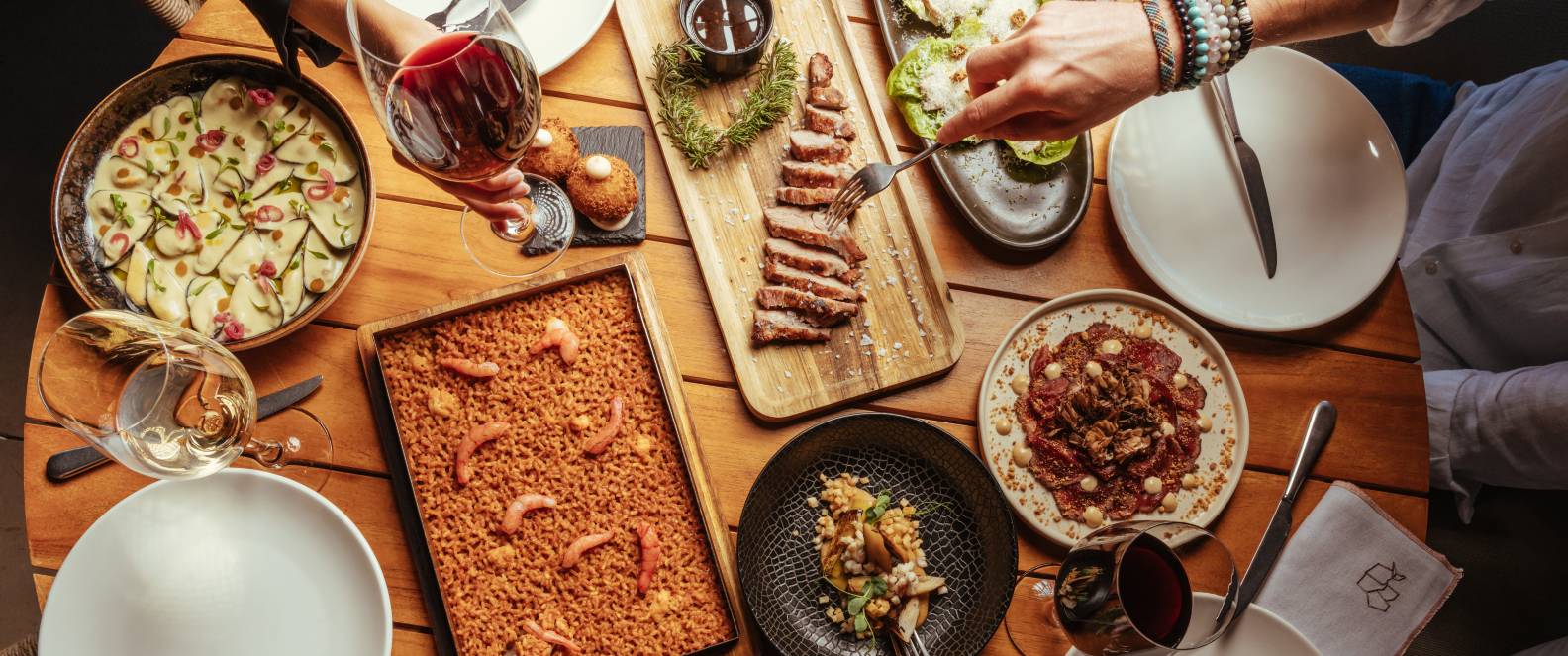 Diferentes platos de la carta: cocina mediterránea con enfoque innovador y creativo